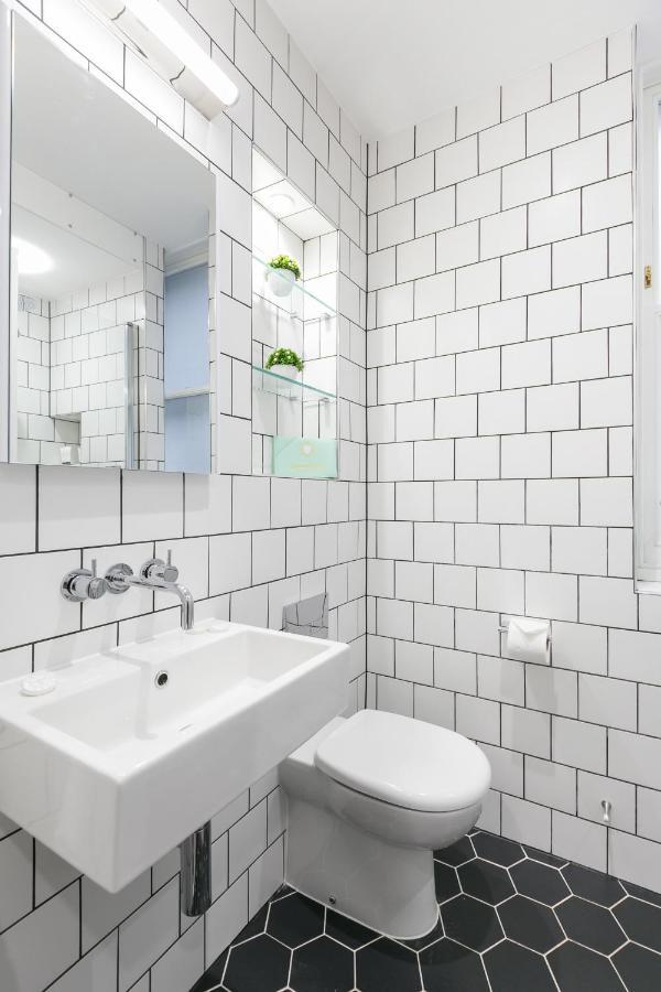 Urban Chic - Shaftesbury Apartment London Ngoại thất bức ảnh