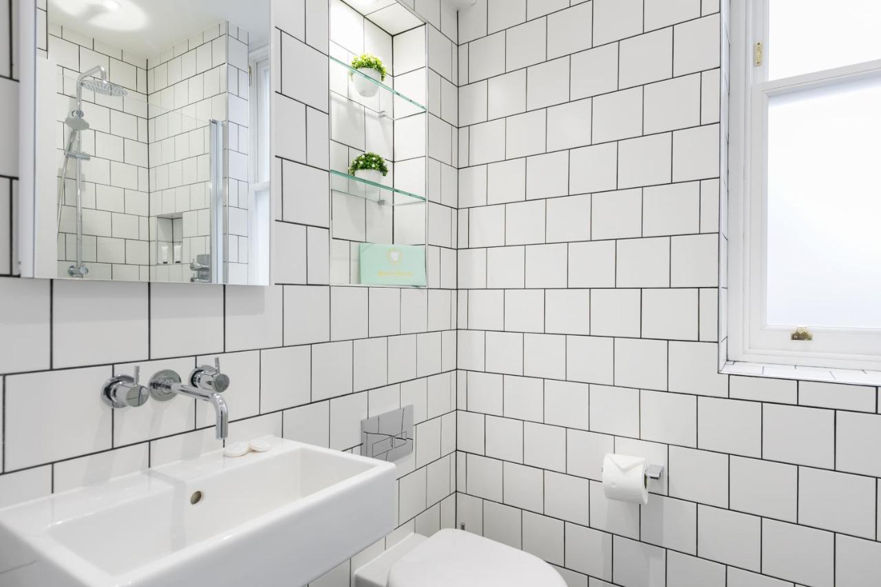 Urban Chic - Shaftesbury Apartment London Ngoại thất bức ảnh