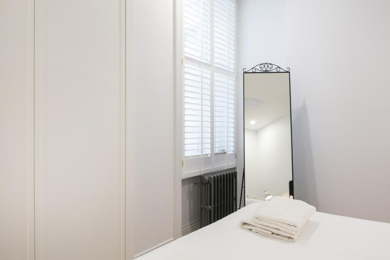 Urban Chic - Shaftesbury Apartment London Ngoại thất bức ảnh