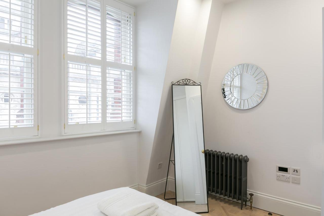 Urban Chic - Shaftesbury Apartment London Ngoại thất bức ảnh